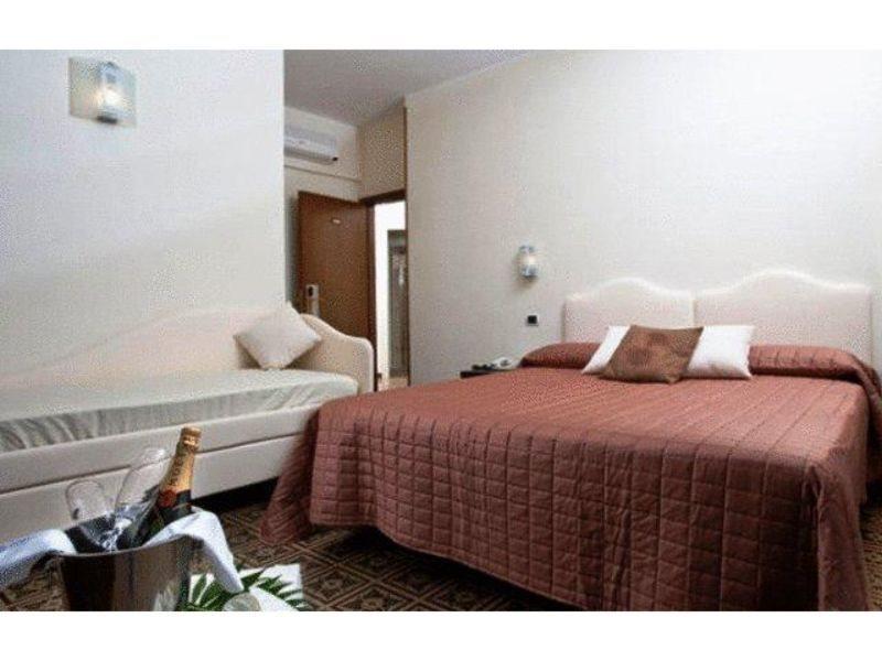 Hotel Welcome San Benedetto del Tronto Exterior photo
