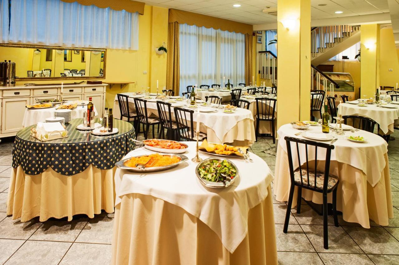 Hotel Welcome San Benedetto del Tronto Exterior photo
